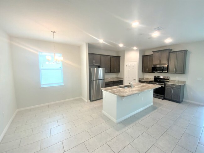 Building Photo - 5625 Beggs Rd