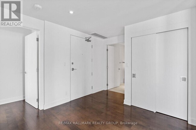 Building Photo - 20 Daly Ave