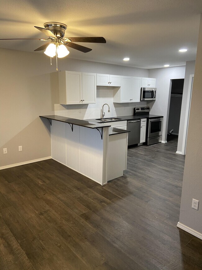 Foto del edificio - 507 W Broadway St