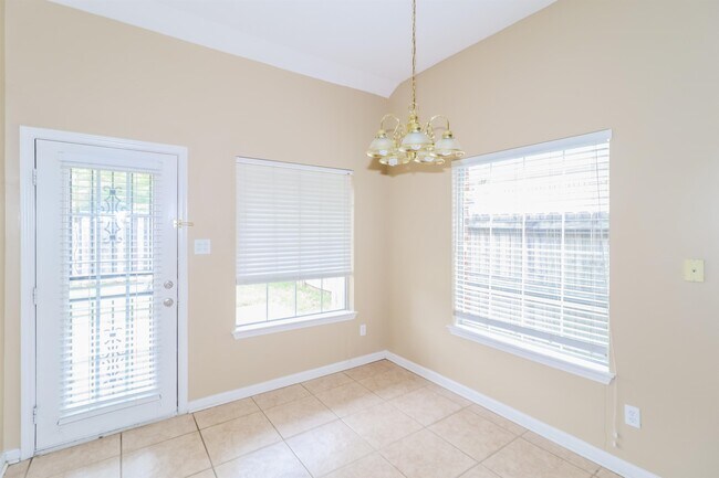 Foto del edificio - 1087 Cross Meadow Rd