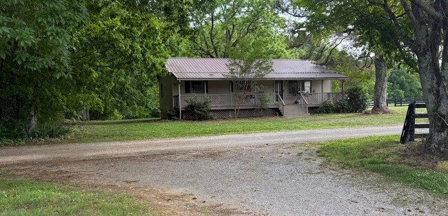 Building Photo - 445 Loyd Mitchell Rd