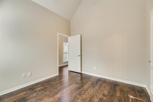 Building Photo - 6766 Livorno Ln