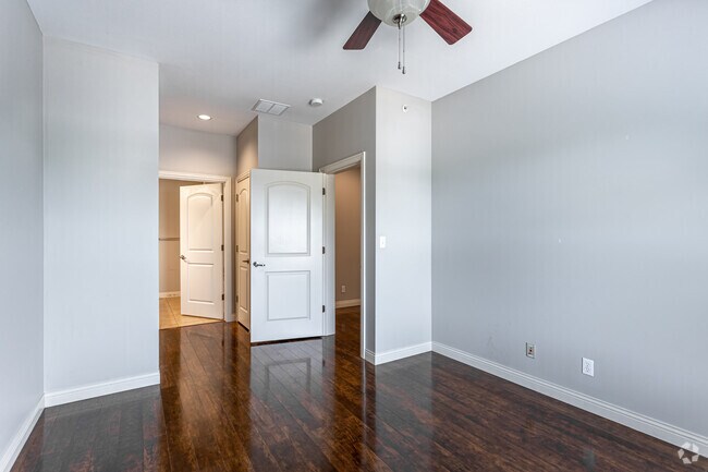 2HAB, 2BA - 1063 ft² - Lofts at The Manor Apartments