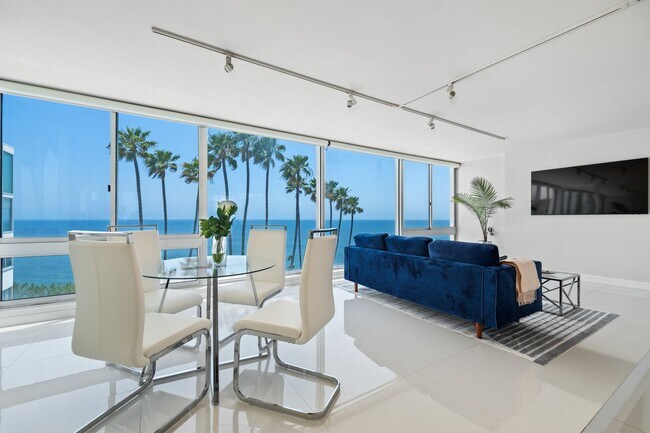 Foto del edificio - 17368 W Sunset Blvd
