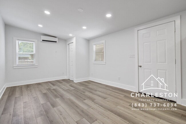 Foto del edificio - 816 E Estates Blvd