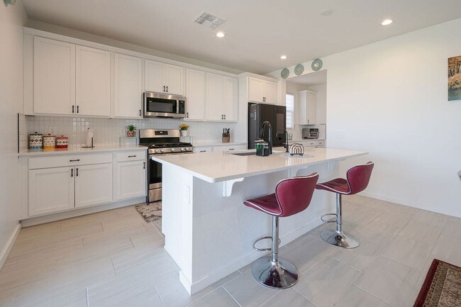 Foto del edificio - 2820 N 196th Ln