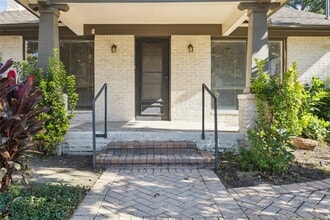 Building Photo - 1601 Park St