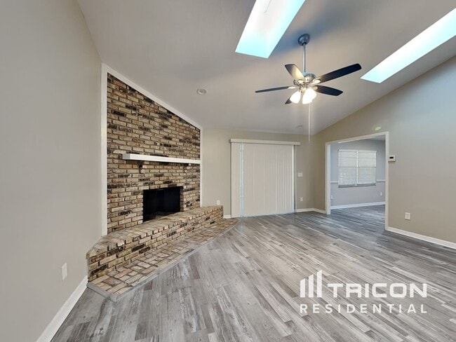 Building Photo - 1557 Skye Ct