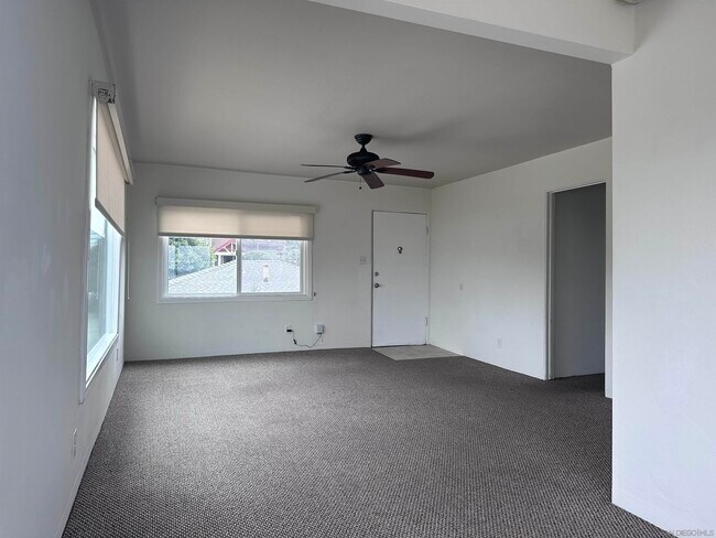 Building Photo - 1121 W Redwood St
