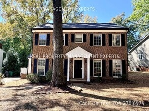 Building Photo - 8509 Golf Ridge Dr