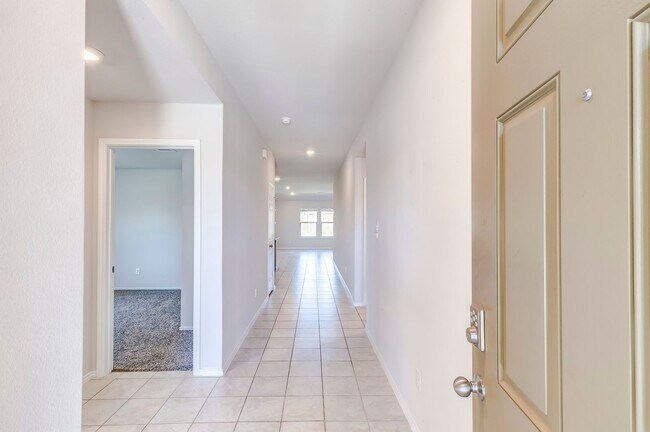 Building Photo - 9705 Kensley Rose Dr