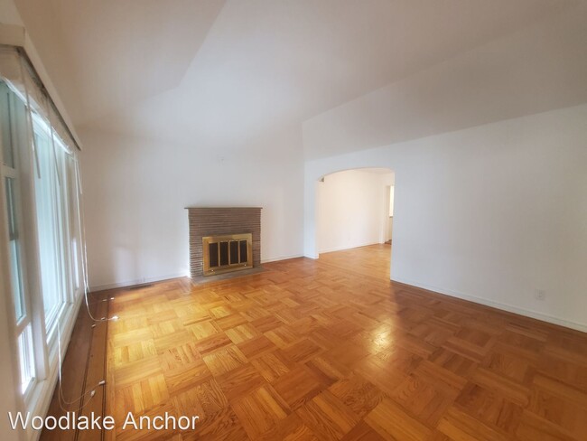 Building Photo - 3 br, 2.5 bath House - 2117 Stratford Way