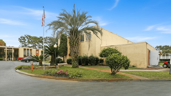 Building Photo - Aztec Villa