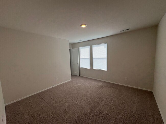 Foto del edificio - 375 Standard Ave