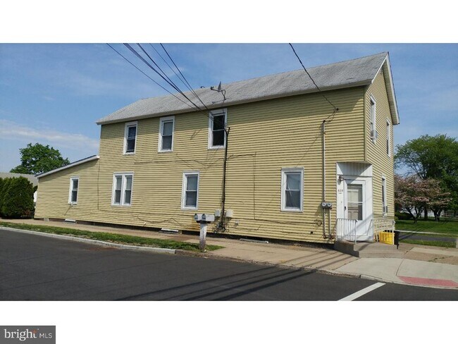 Foto del edificio - 635 Klockner Rd