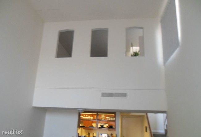 Building Photo - 1118 Valencia St