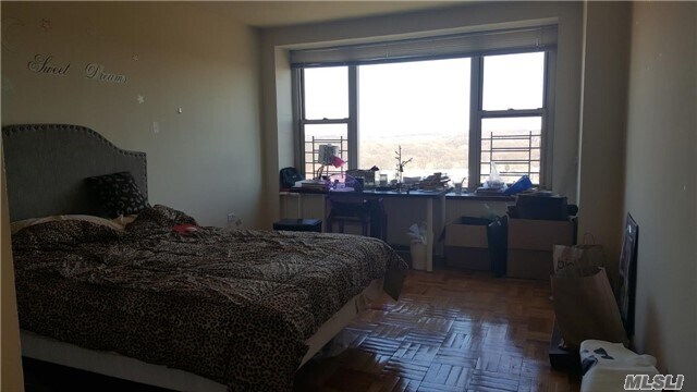 Foto del edificio - 67-00-67192 192nd St