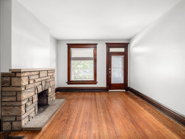 Foto del edificio - 1230 Indianola Ave