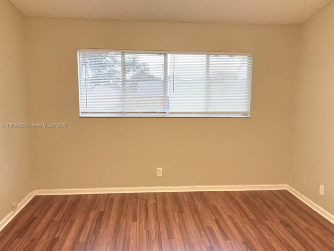Building Photo - 2069 Discovery Cir W