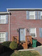 Building Photo - 130 Hunters Ridge Ln
