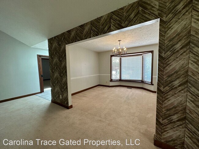 Foto del edificio - 3 br, 2 bath House - 5055 Bluebird Drive