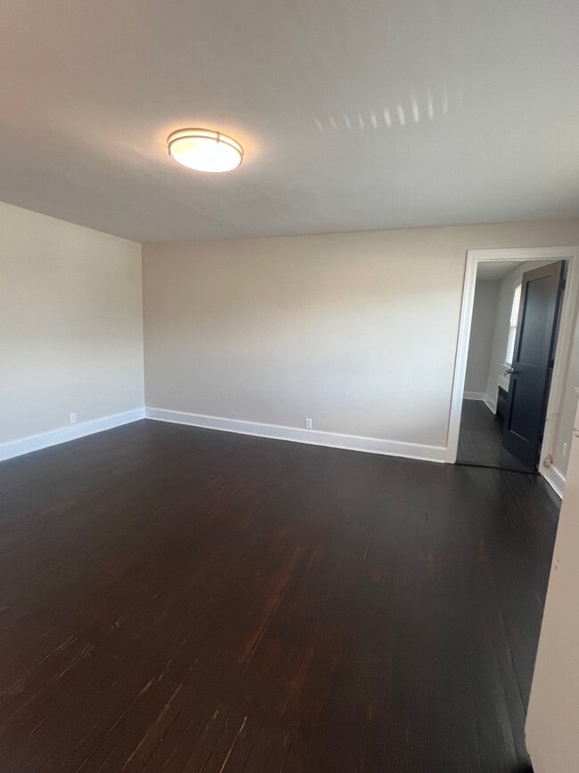 Building Photo - 126 US Highway 46