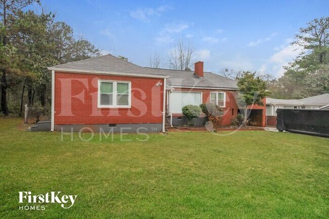 Building Photo - 1648 Columbia Dr