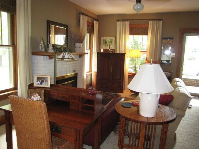 Building Photo - Italian Estates Property Management