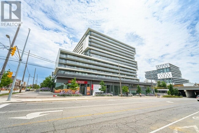 Building Photo - 120-120 Varna Dr