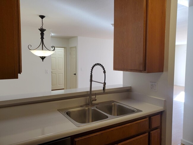 Building Photo - 11515 Rochester Ave