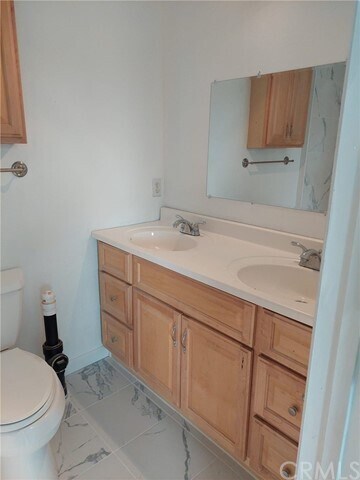 Foto del edificio - 14510 Lakeshore Dr