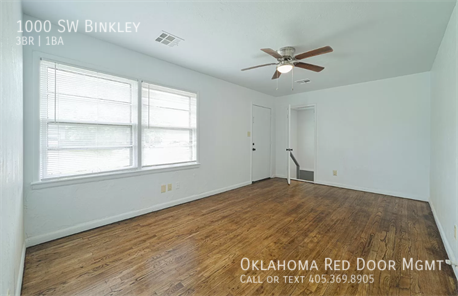 Foto del edificio - 1000 SW Binkley St