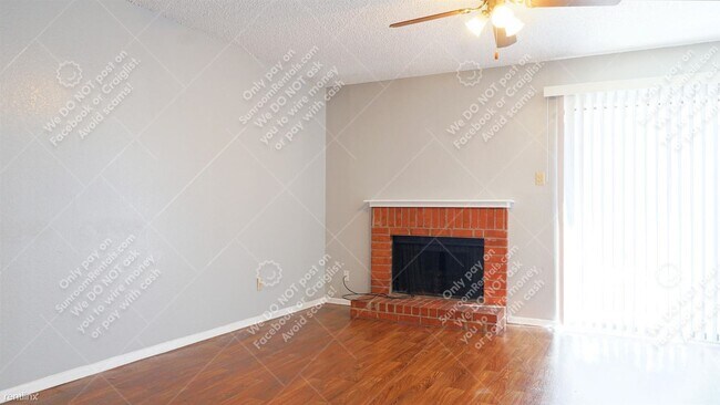 Foto del edificio - 2 br, 1.5 bath Townhome - 5807 Shadydell Dr