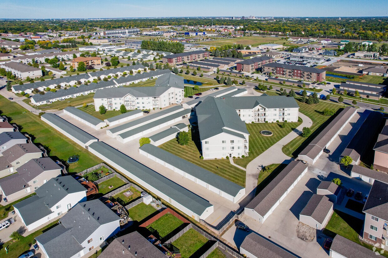 Foto principal - Crossings at Water's Edge