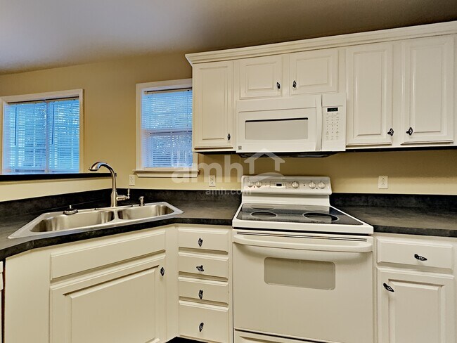 Foto del edificio - 1402 Brighton Circle