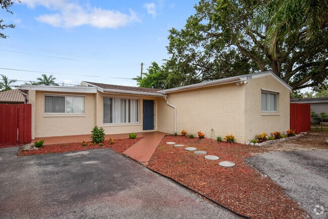 Building Photo - 3101 N 66th Ave