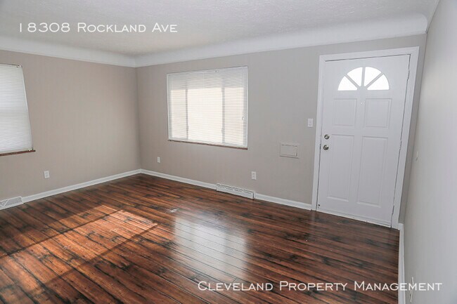 Foto del edificio - Fully Renovated Cape Cod