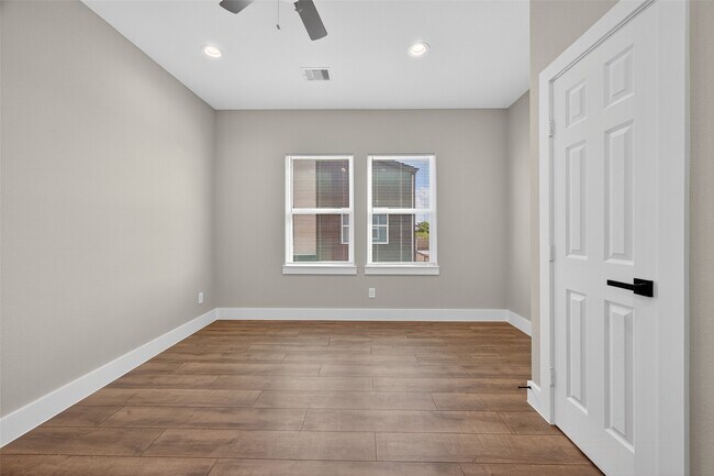 Foto del edificio - 2109 Marnel Rd