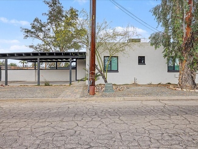 Building Photo - Beautiful & Spacious Home with Modern Upgrades & Community Amenities