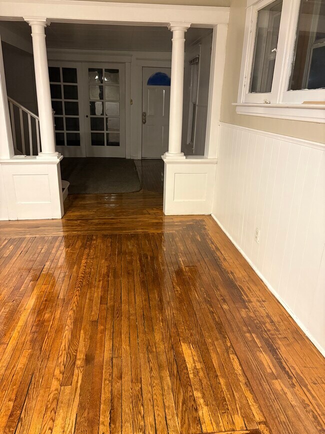 Foto del edificio - 1311 W Genesee Ave