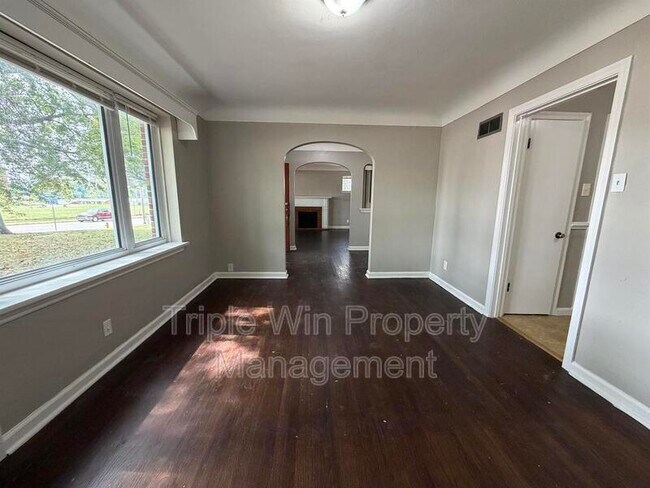 Building Photo - 1629 Redman Rd