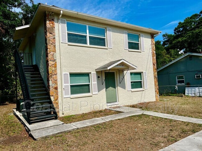 Building Photo - 10104 N Aster Ave