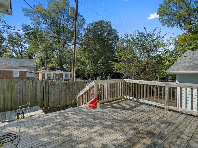 Building Photo - 3 Bedroom/2 bath house close to Optimist H...