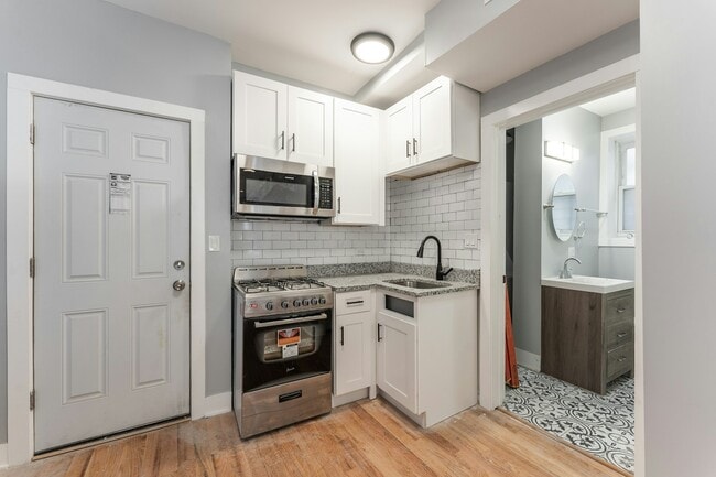 Photo - 1624 W Beach Ave Apartment