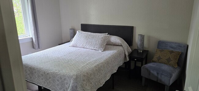 Foto del edificio - 1208 Denali St