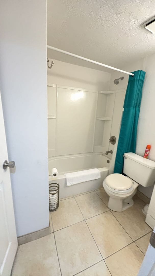 Building Photo - Fully Furnished One Bedroom Long Term Beac...