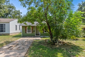 Building Photo - 1109 S 41st St
