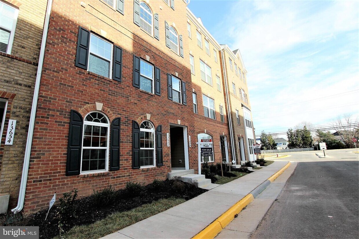 13652 Endeavour Dr Unit 20G, Herndon, VA 20171 Condo for Rent in Herndon, VA