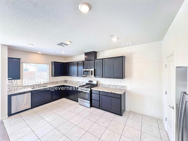 Building Photo - 8128 Bossa Nova Way