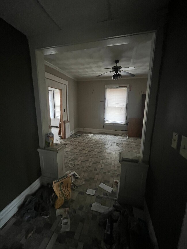 Building Photo - 406 Morton St